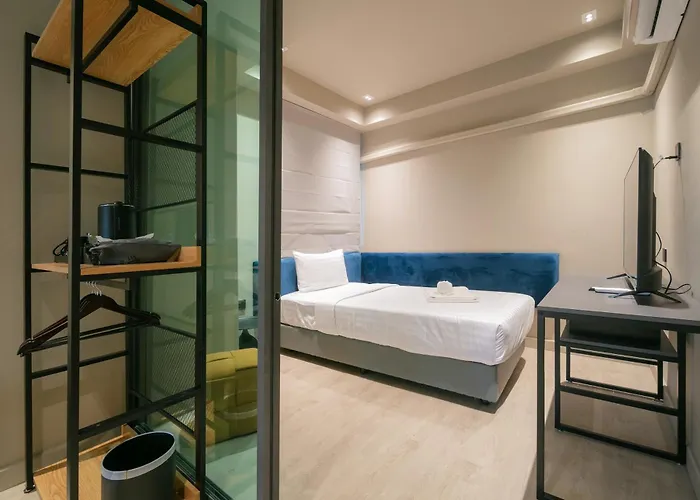 Add Plus Hotel & Spa Patong
